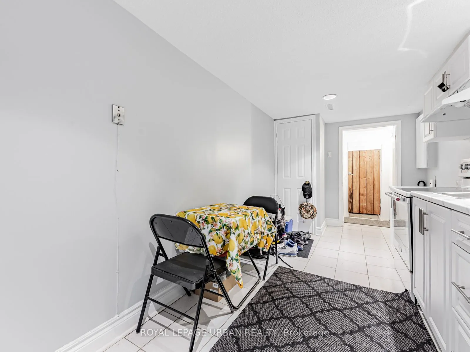 15 Maple Bush Avenue