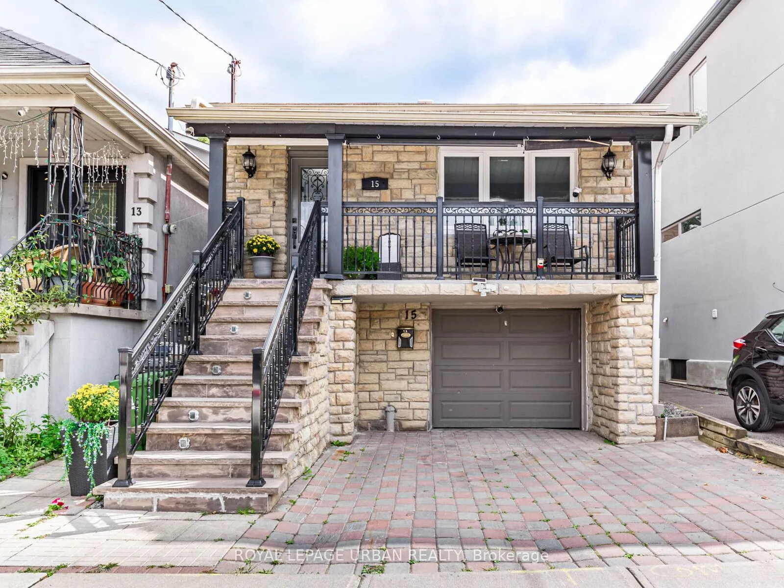 15 Maple Bush Avenue