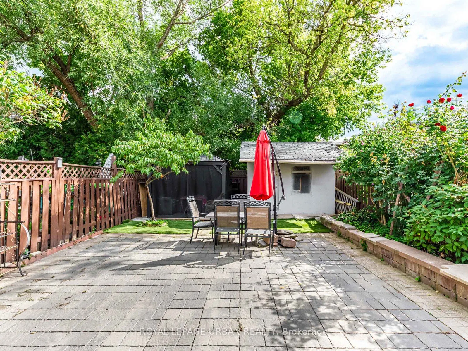 15 Maple Bush Avenue