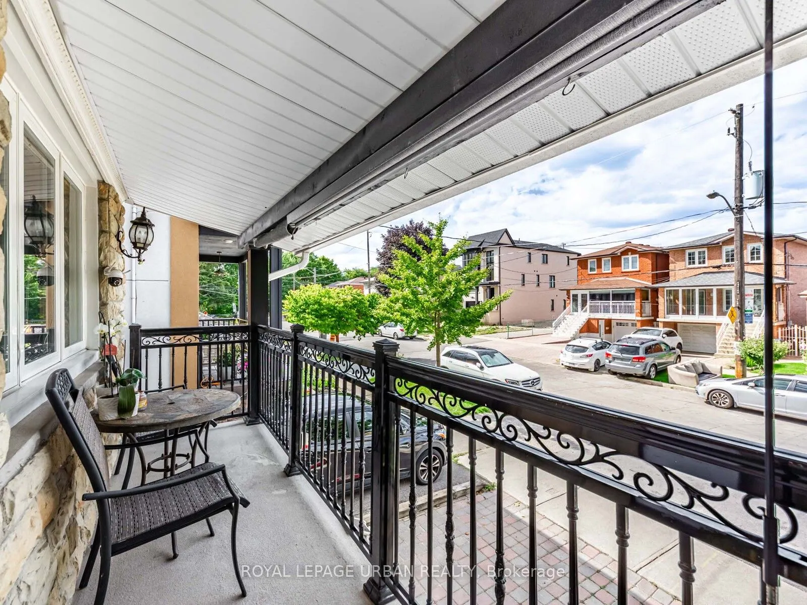 15 Maple Bush Avenue