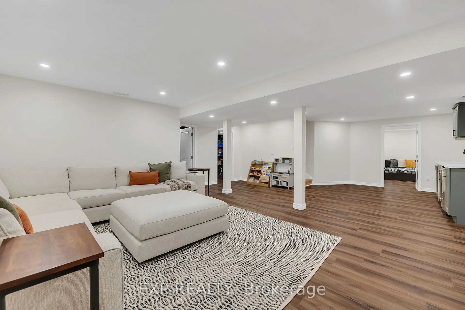 1459 Sycamore Garden