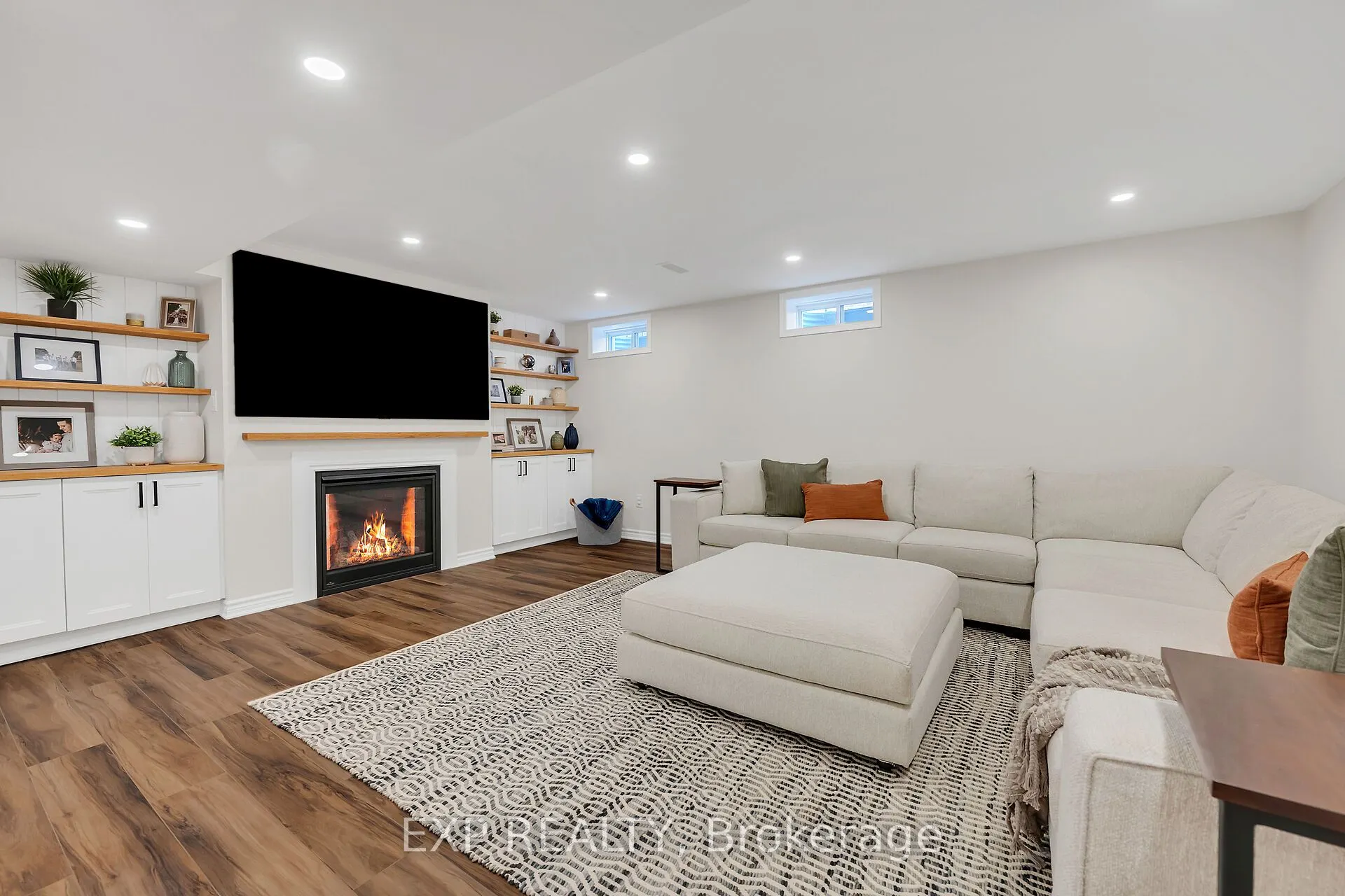 1459 Sycamore Garden