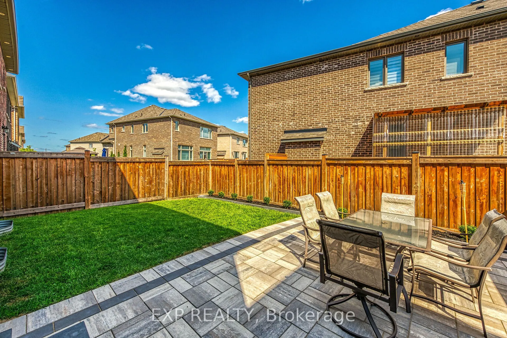 1459 Sycamore Garden