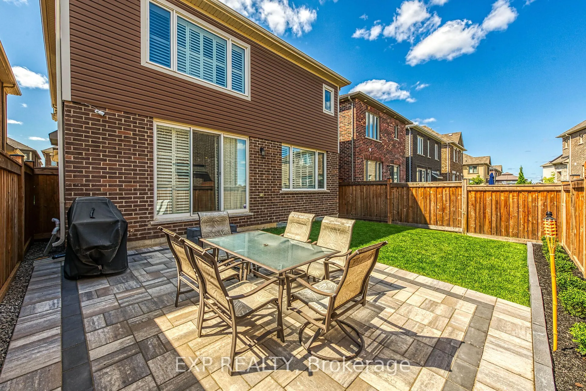 1459 Sycamore Garden