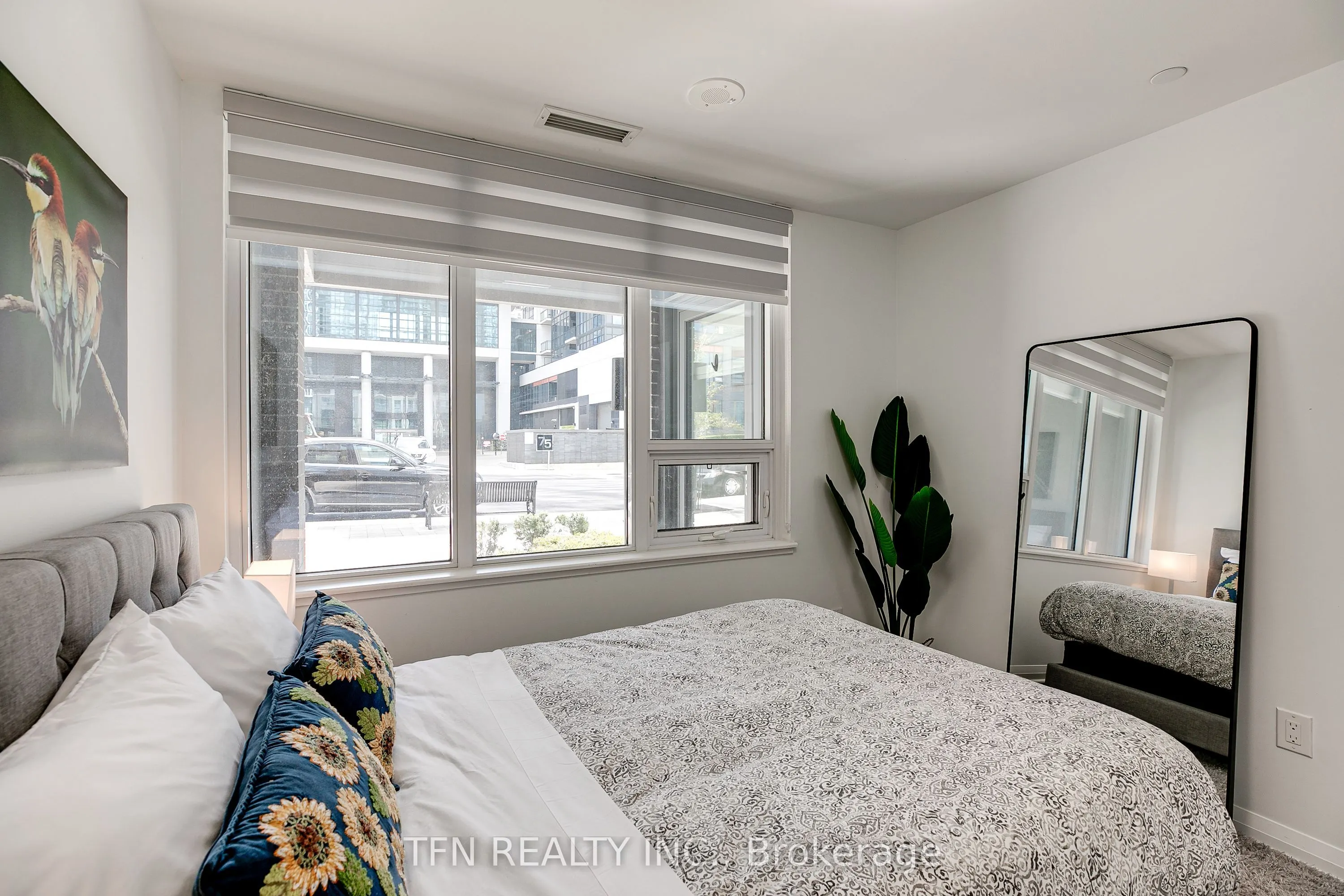 5025 FOUR SPRINGS Avenue, #105