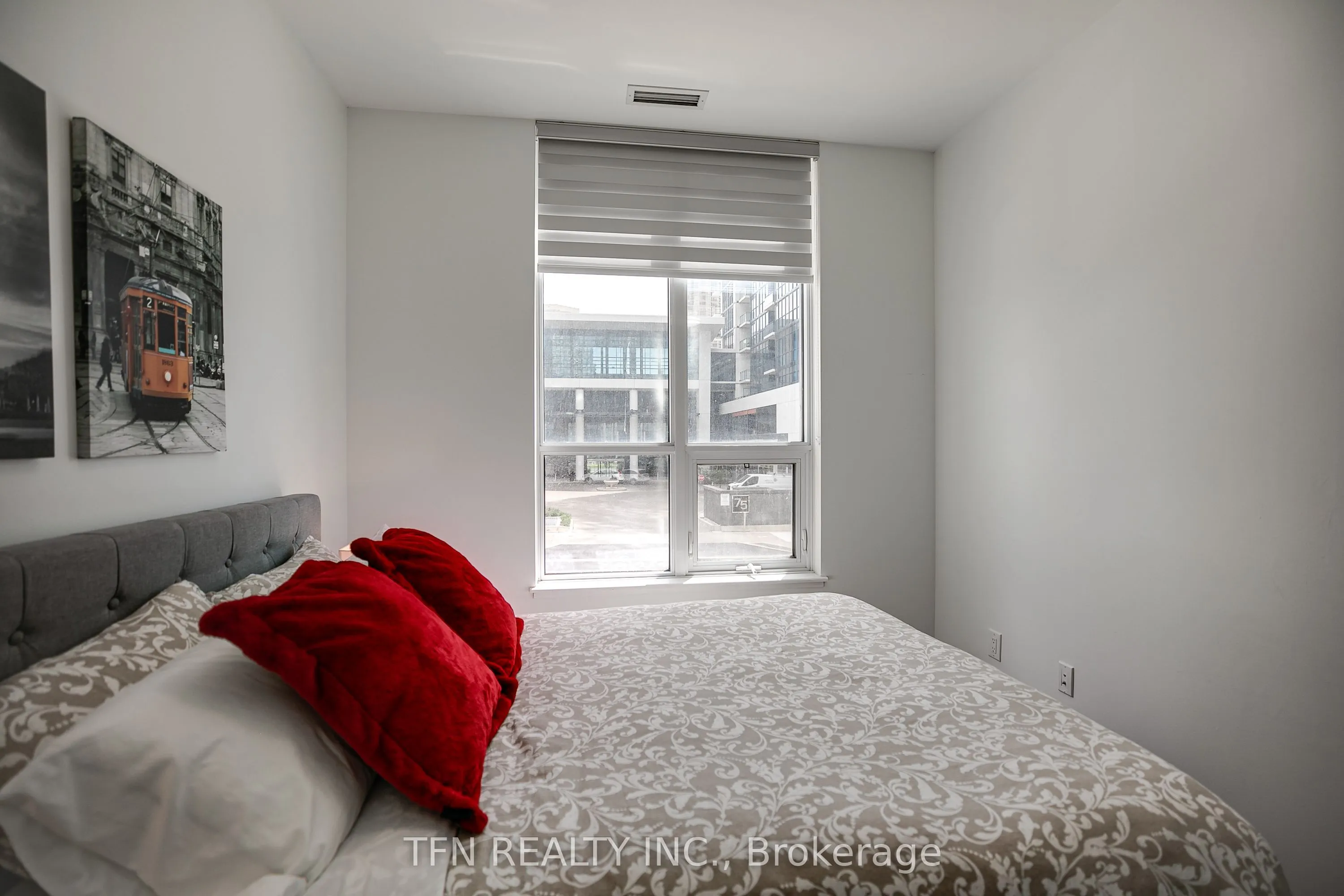 5025 FOUR SPRINGS Avenue, #105
