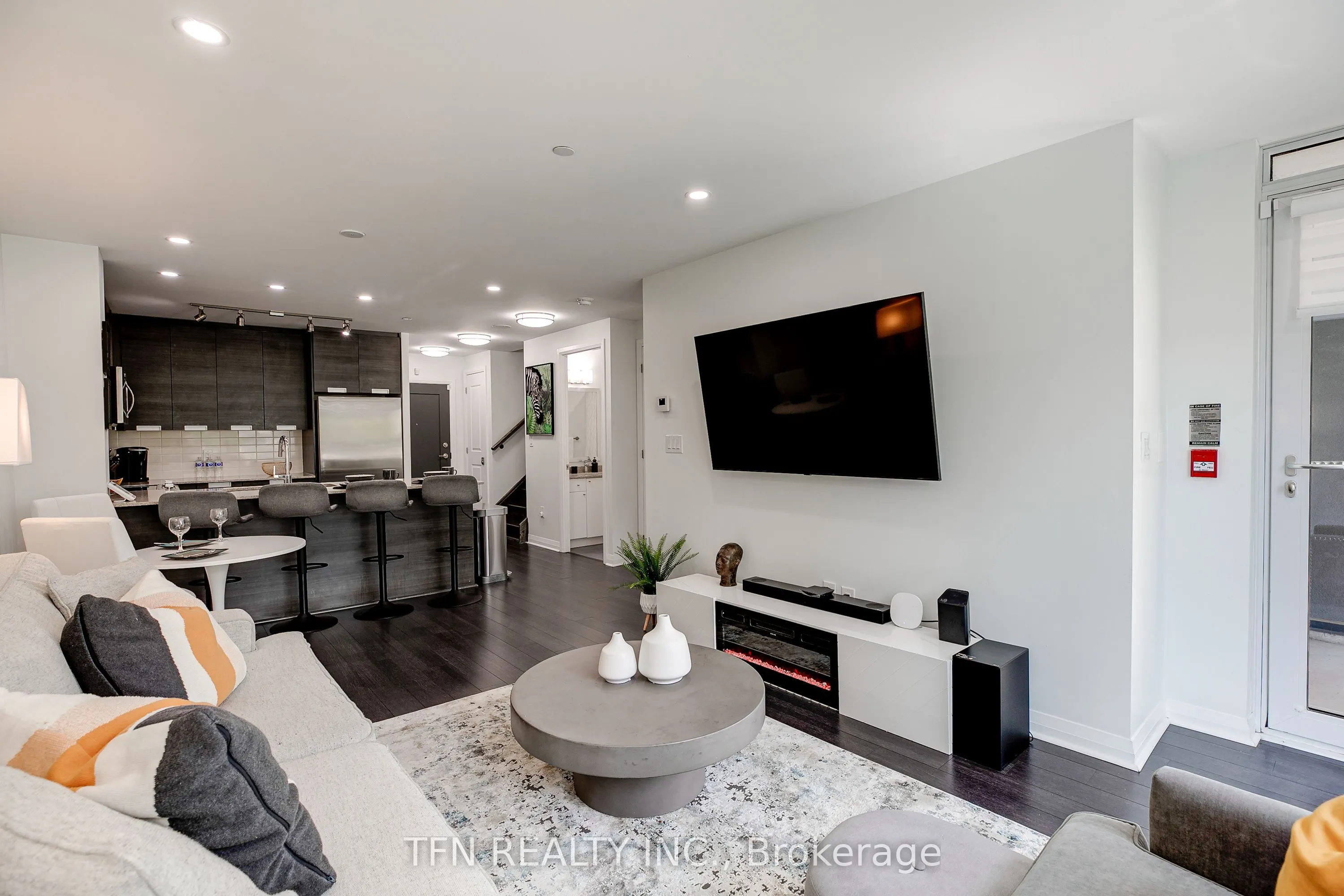 5025 FOUR SPRINGS Avenue, #105