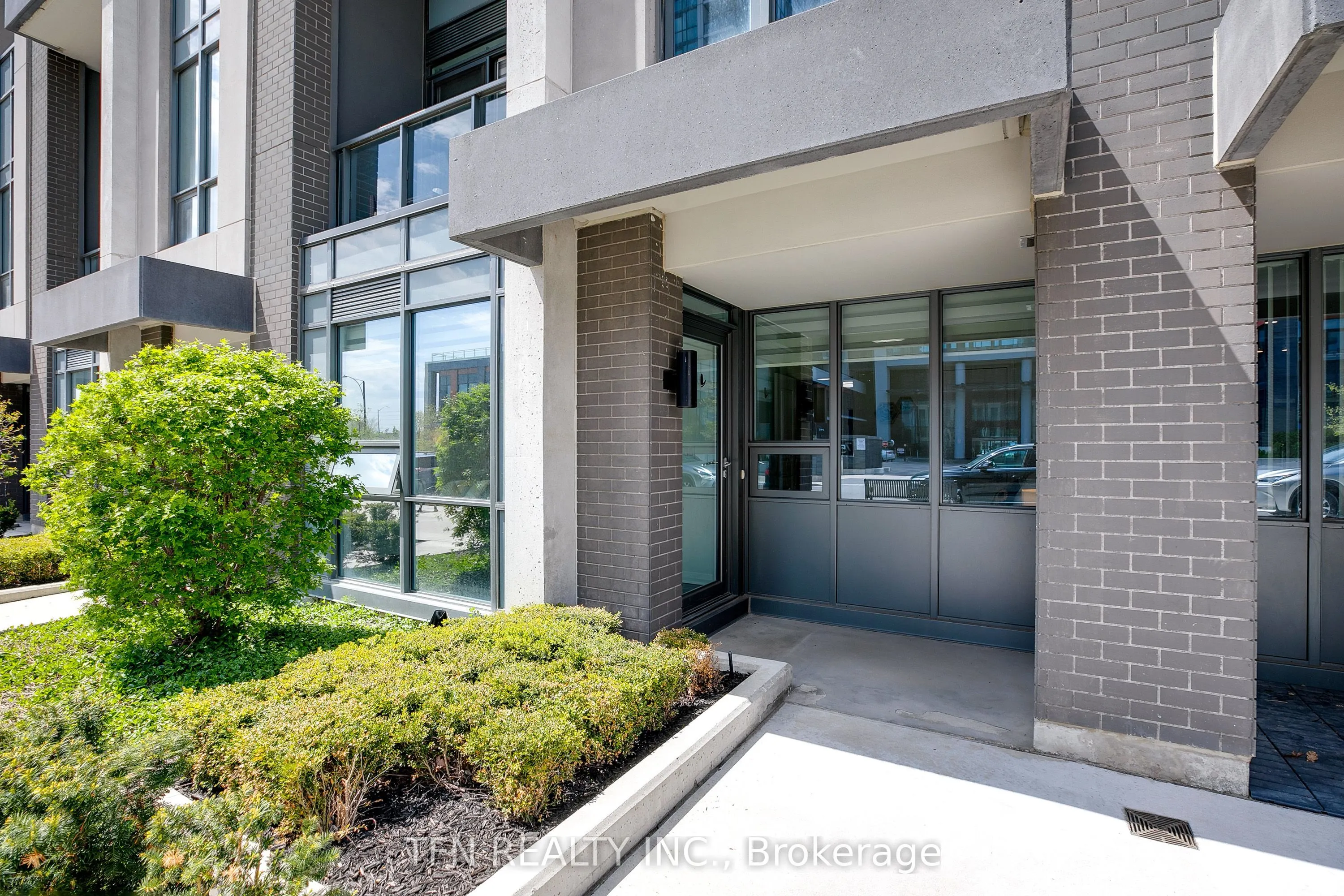5025 FOUR SPRINGS Avenue, #105