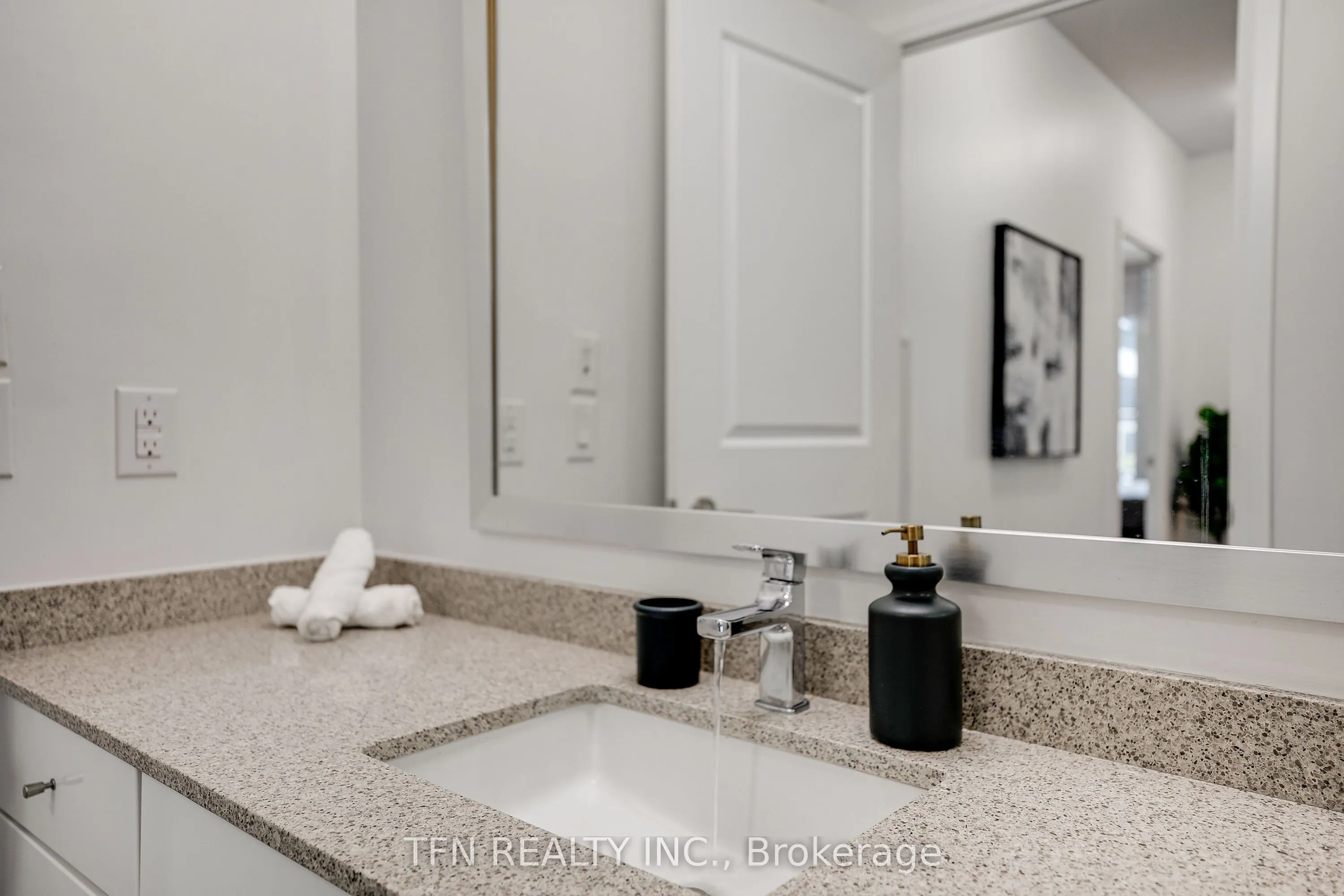 5025 FOUR SPRINGS Avenue, #105