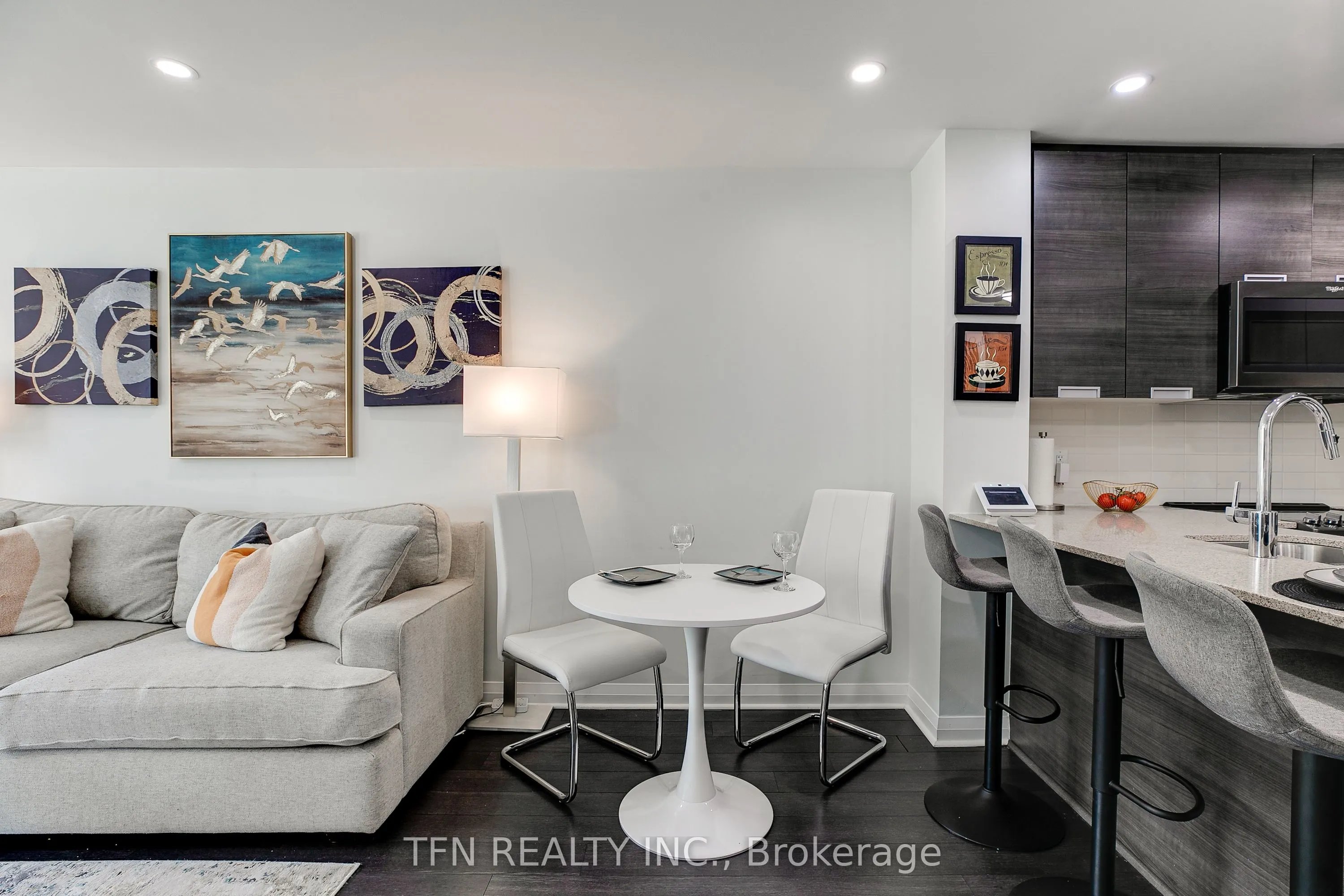 5025 FOUR SPRINGS Avenue, #105