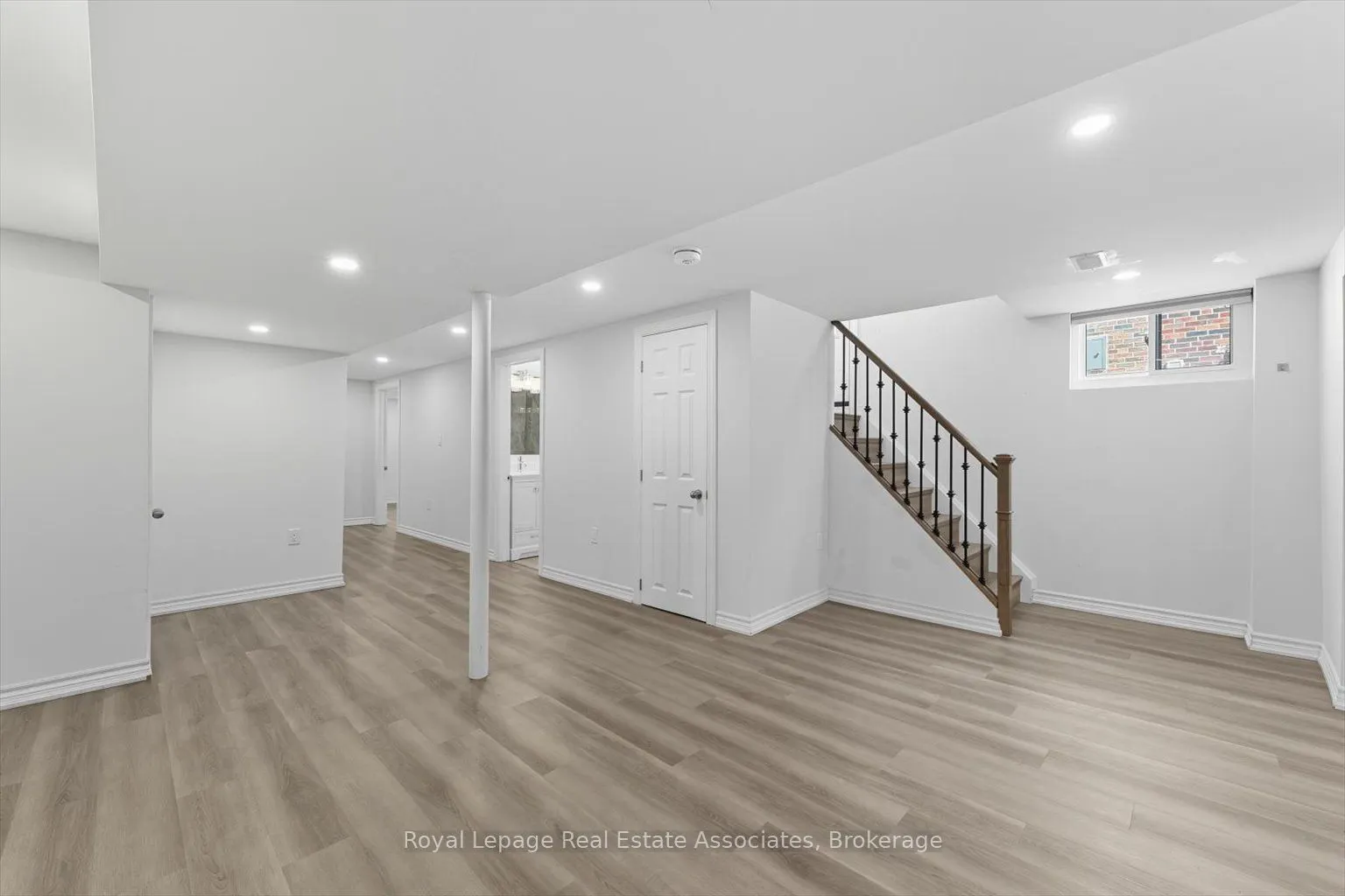 1624 Coram Crescent