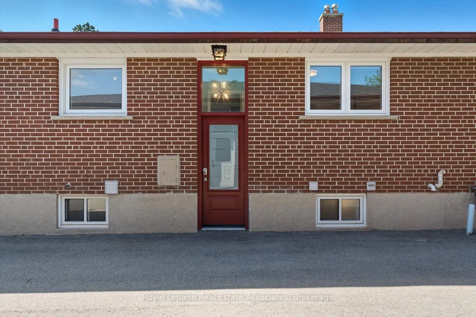 1624 Coram Crescent