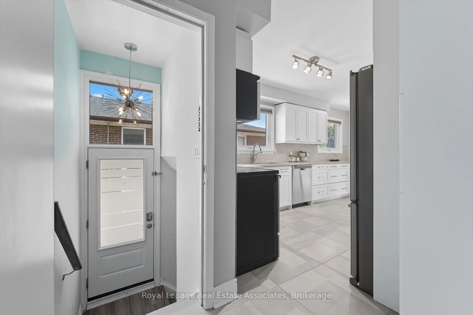 1624 Coram Crescent
