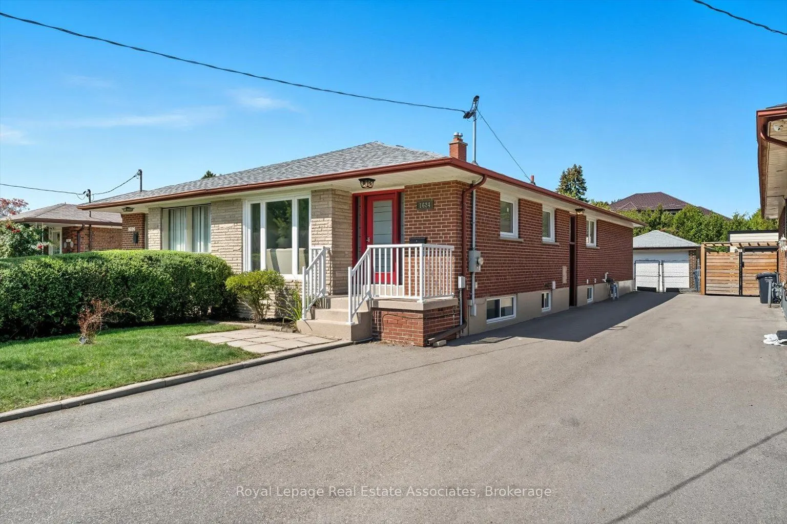 1624 Coram Crescent