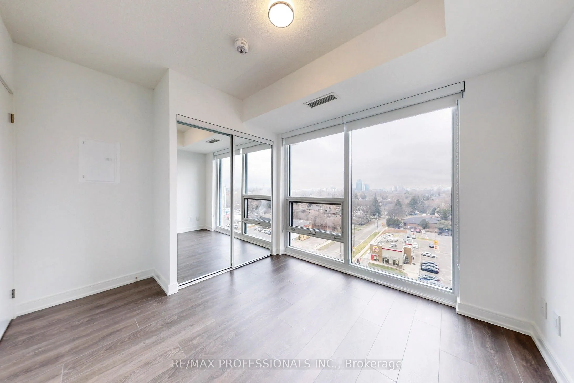 30 Samuel Wood Way, #803