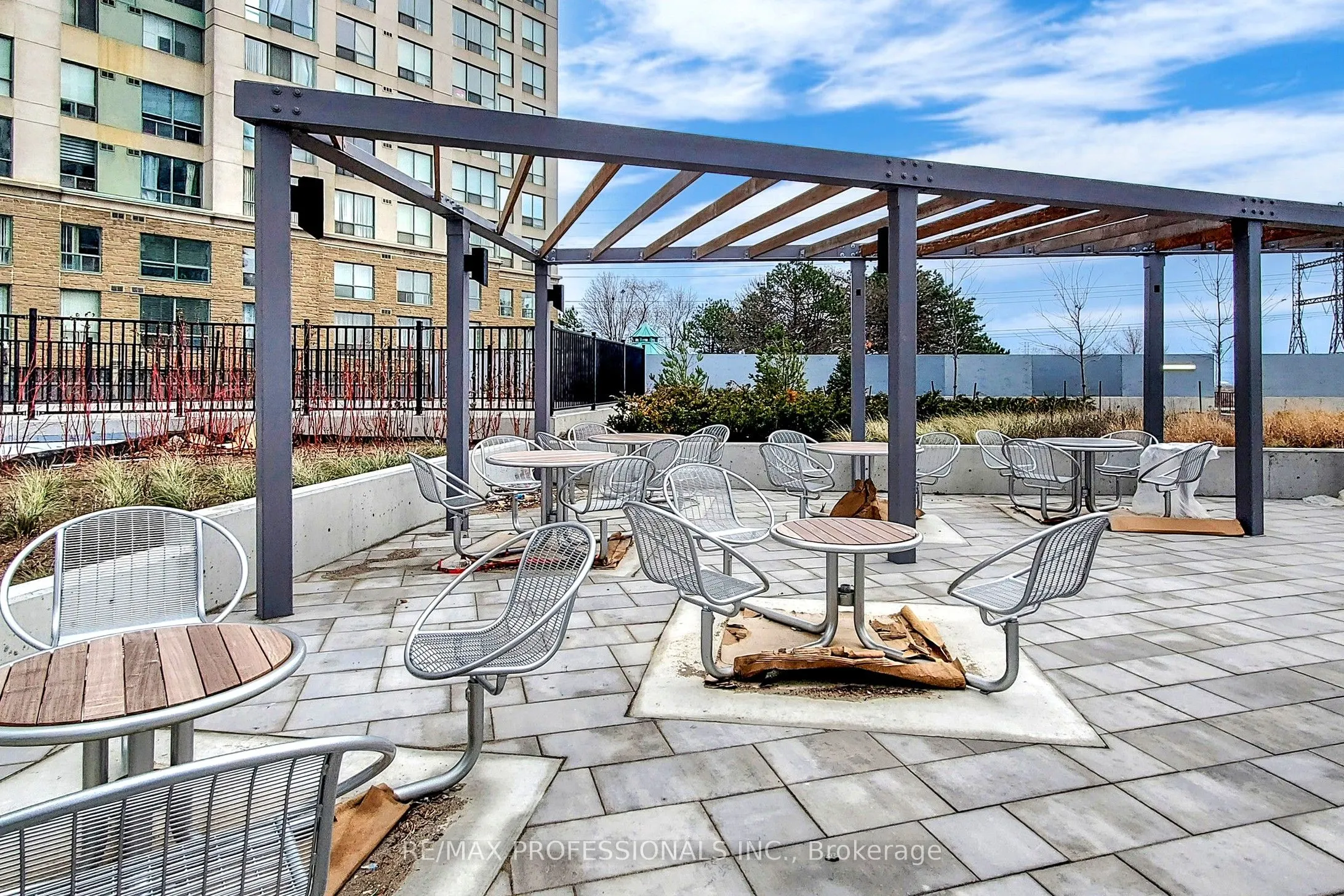 30 Samuel Wood Way, #803