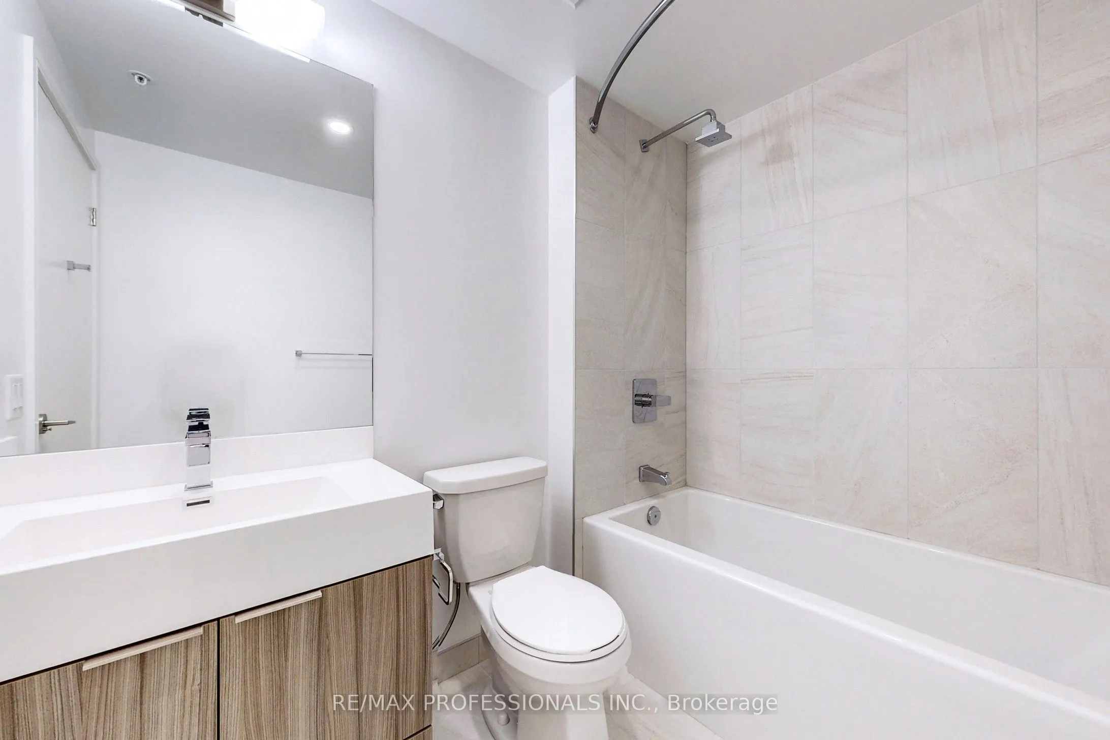 30 Samuel Wood Way, #803