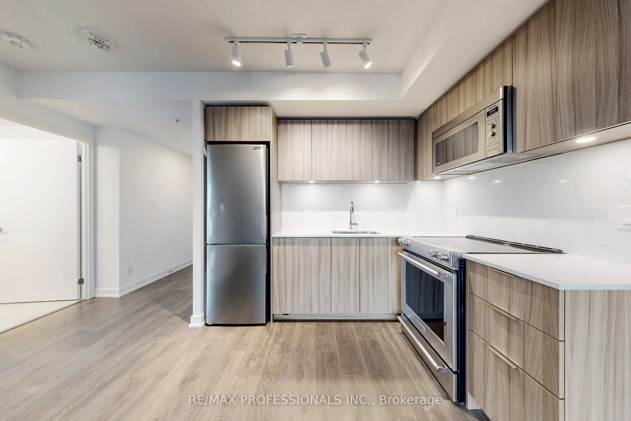 30 Samuel Wood Way, #803