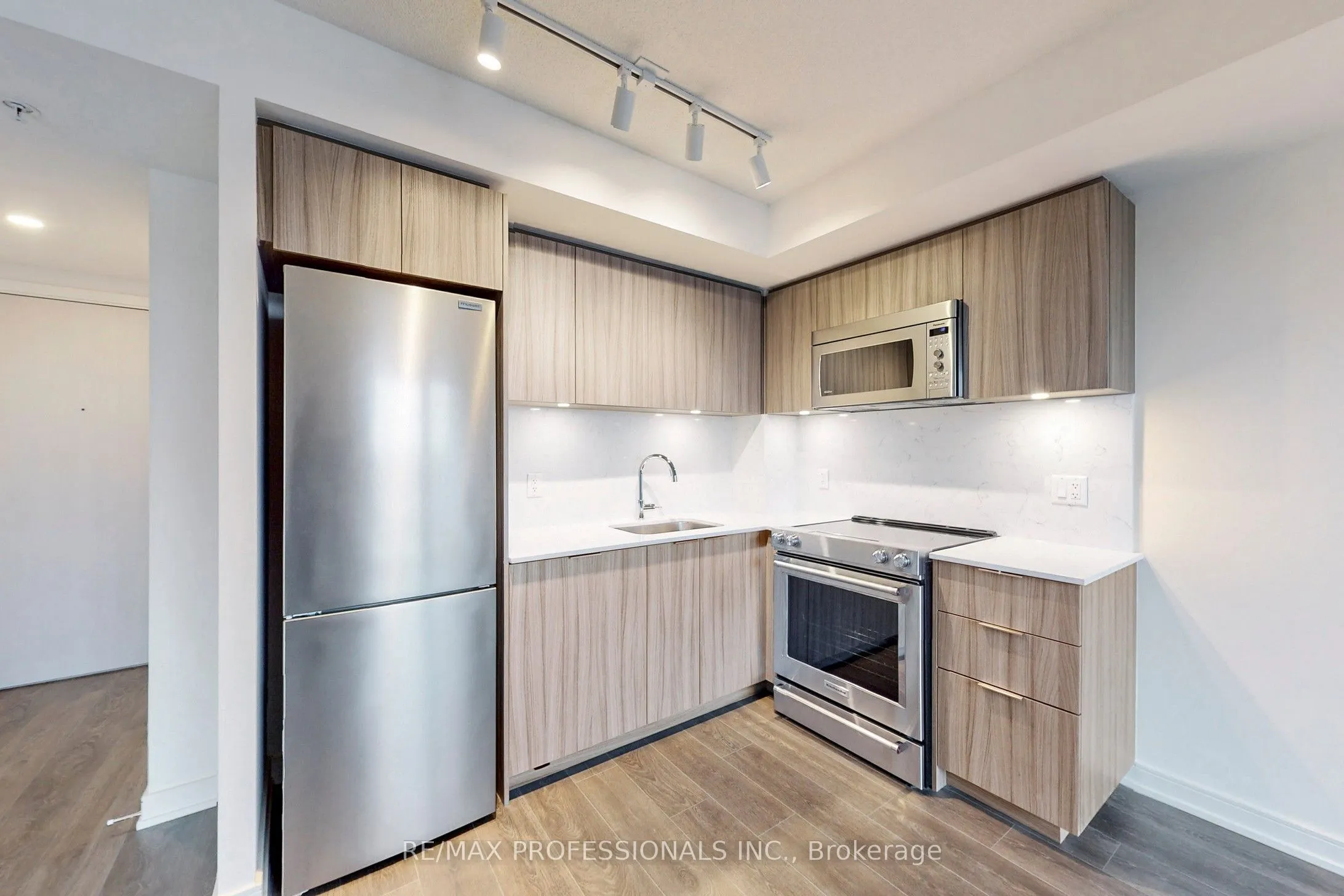 30 Samuel Wood Way, #803