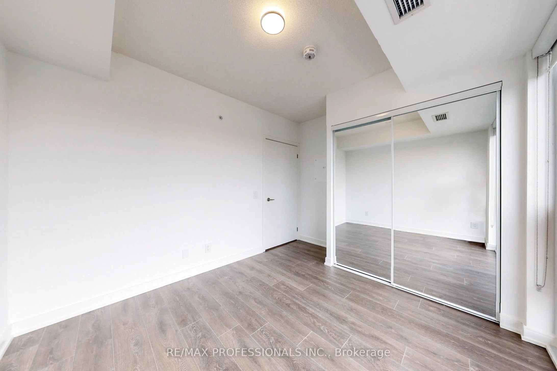 30 Samuel Wood Way, #803