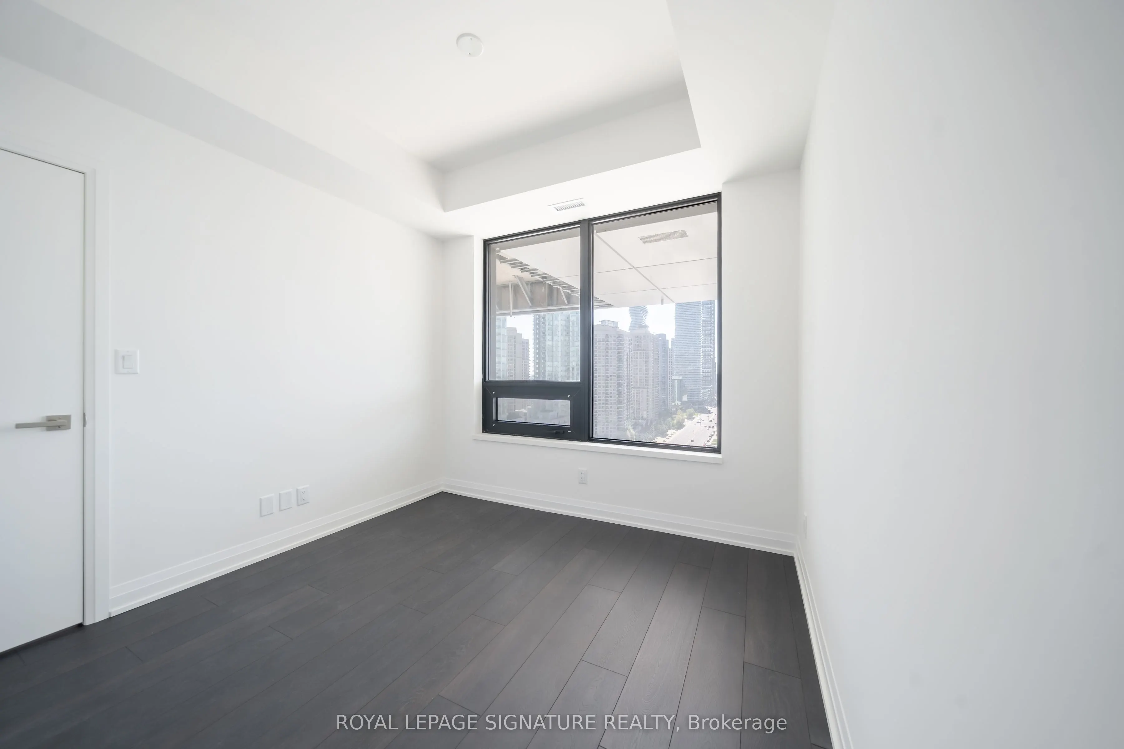 4015 The Exchange