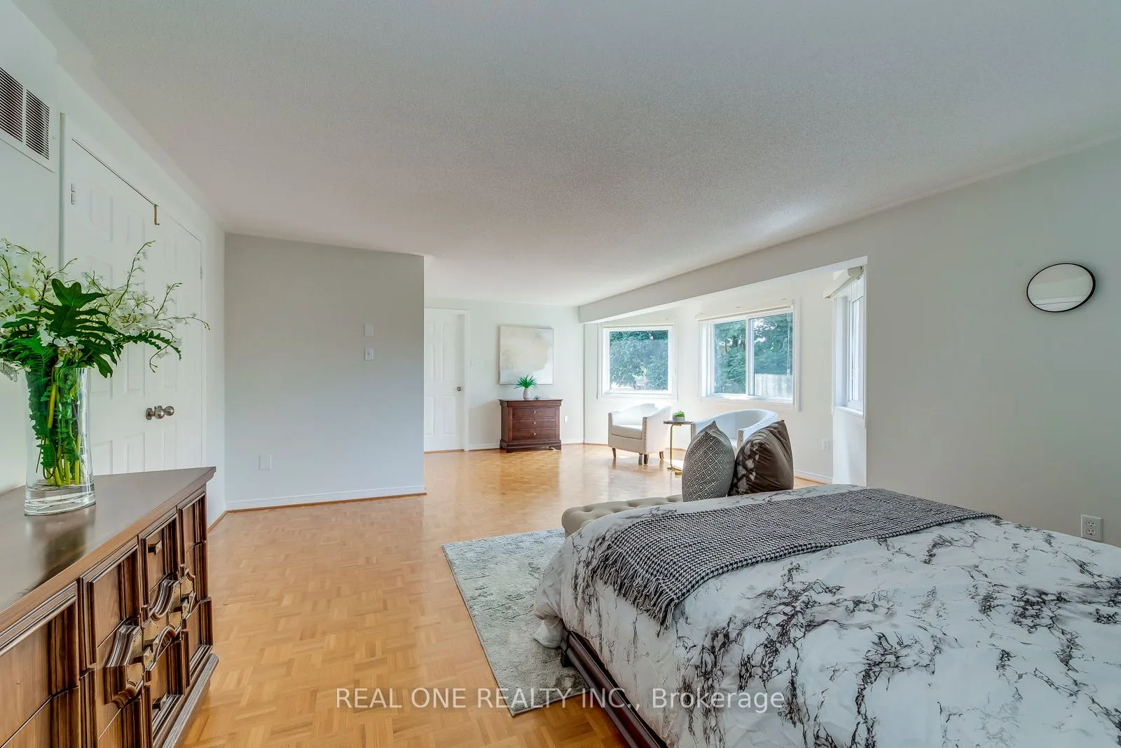 2751 Duncairn Drive