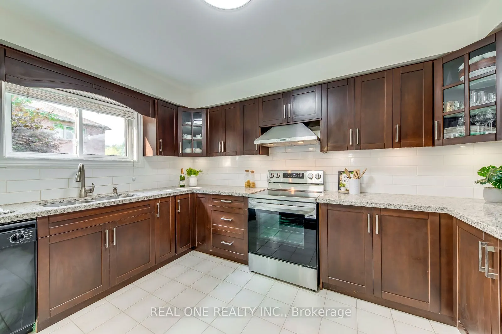 2751 Duncairn Drive