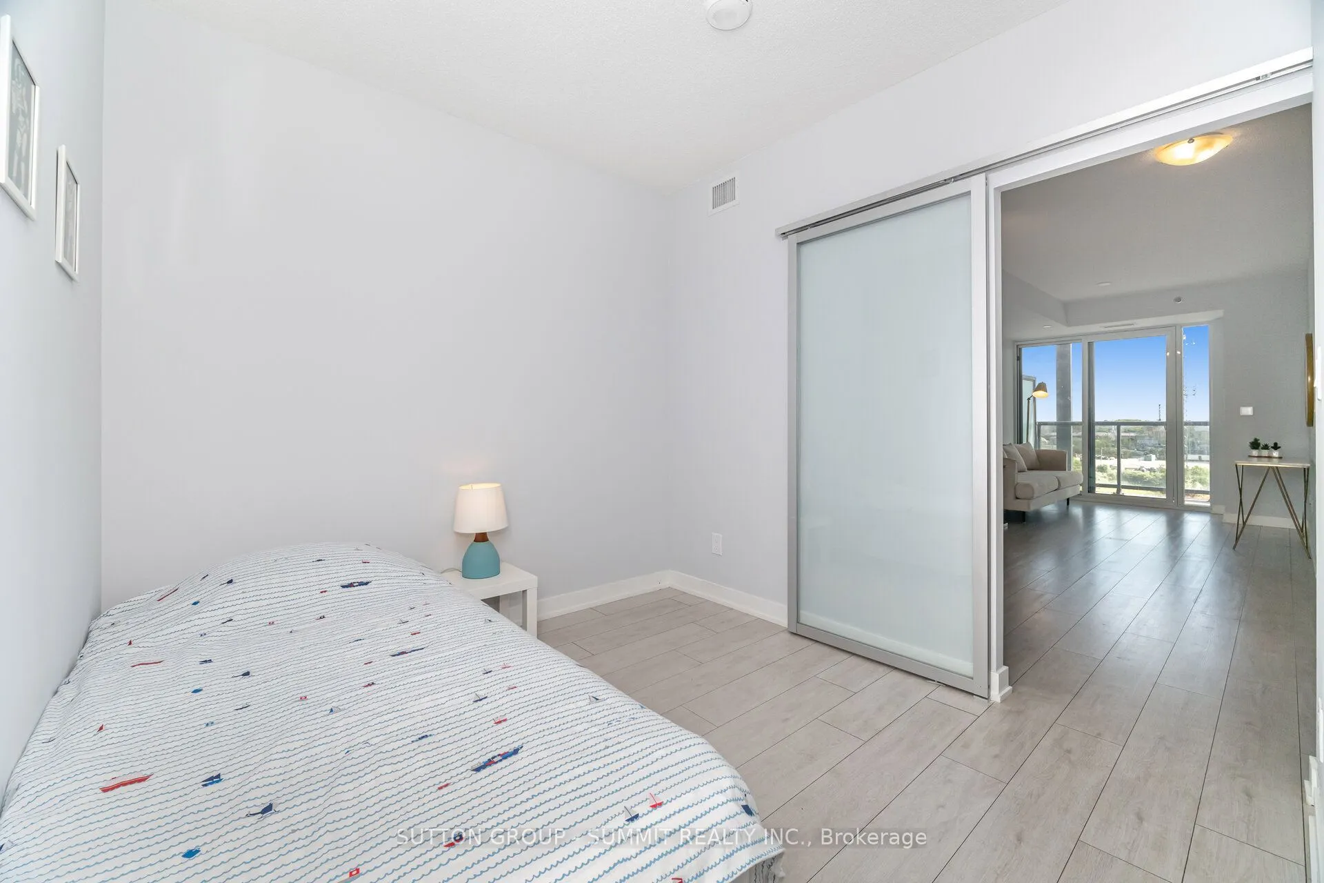 3200 DAKOTA COMMON, ##B-811