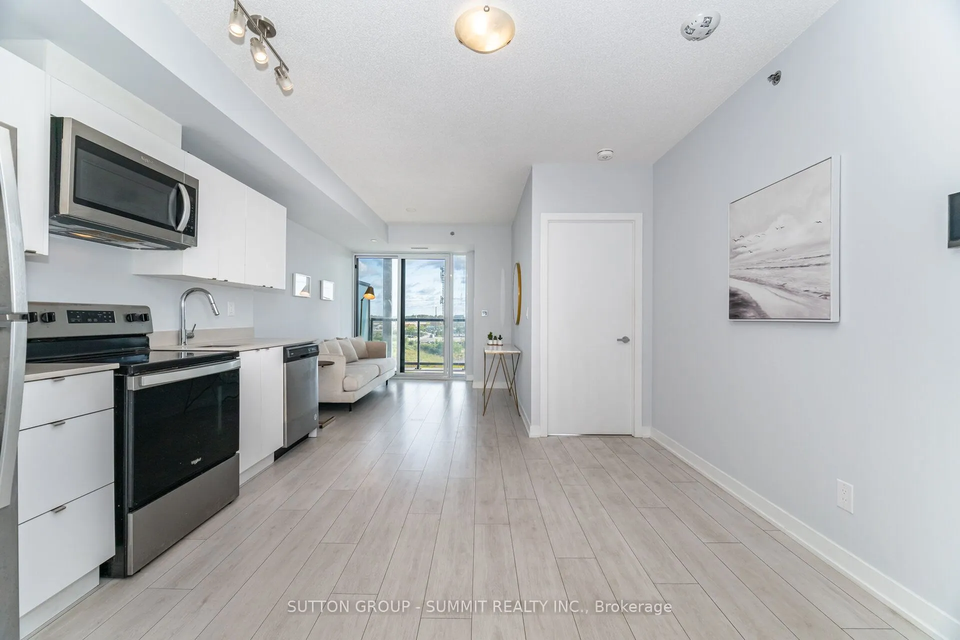 3200 DAKOTA COMMON, ##B-811