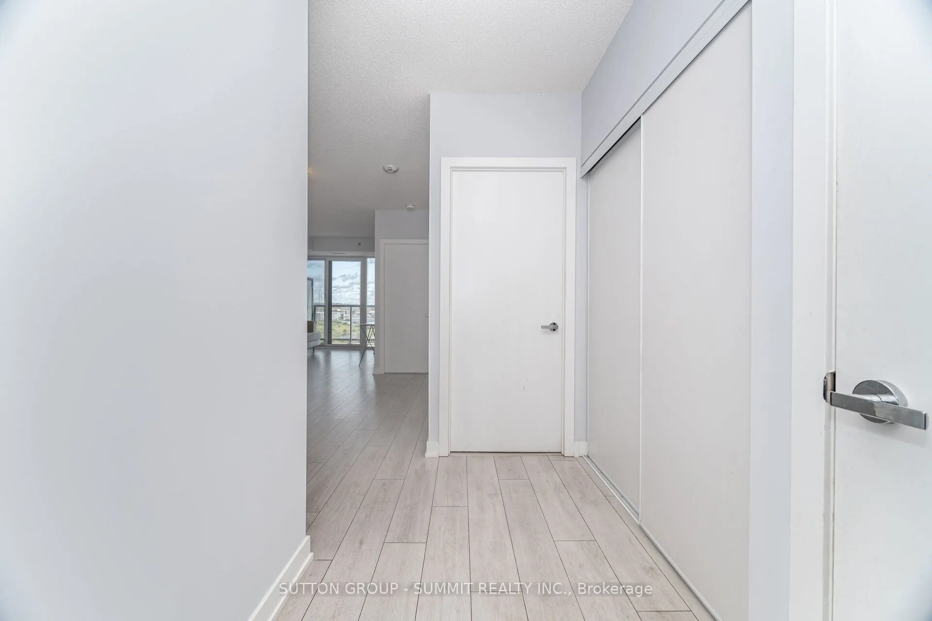 3200 DAKOTA COMMON, ##B-811