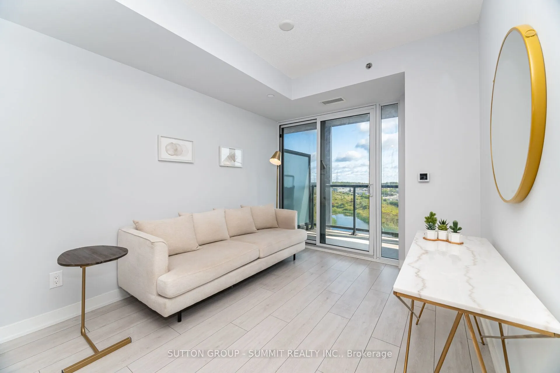 3200 DAKOTA COMMON, ##B-811