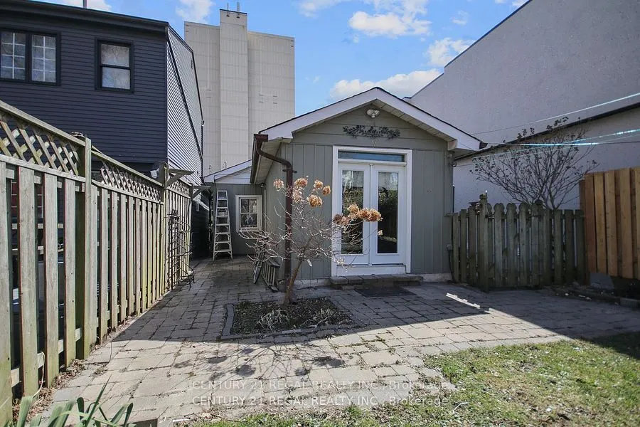 102 Newcastle Street