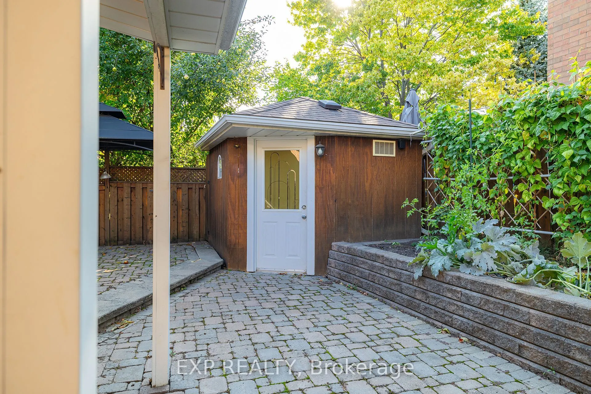 633 Avonwick Avenue