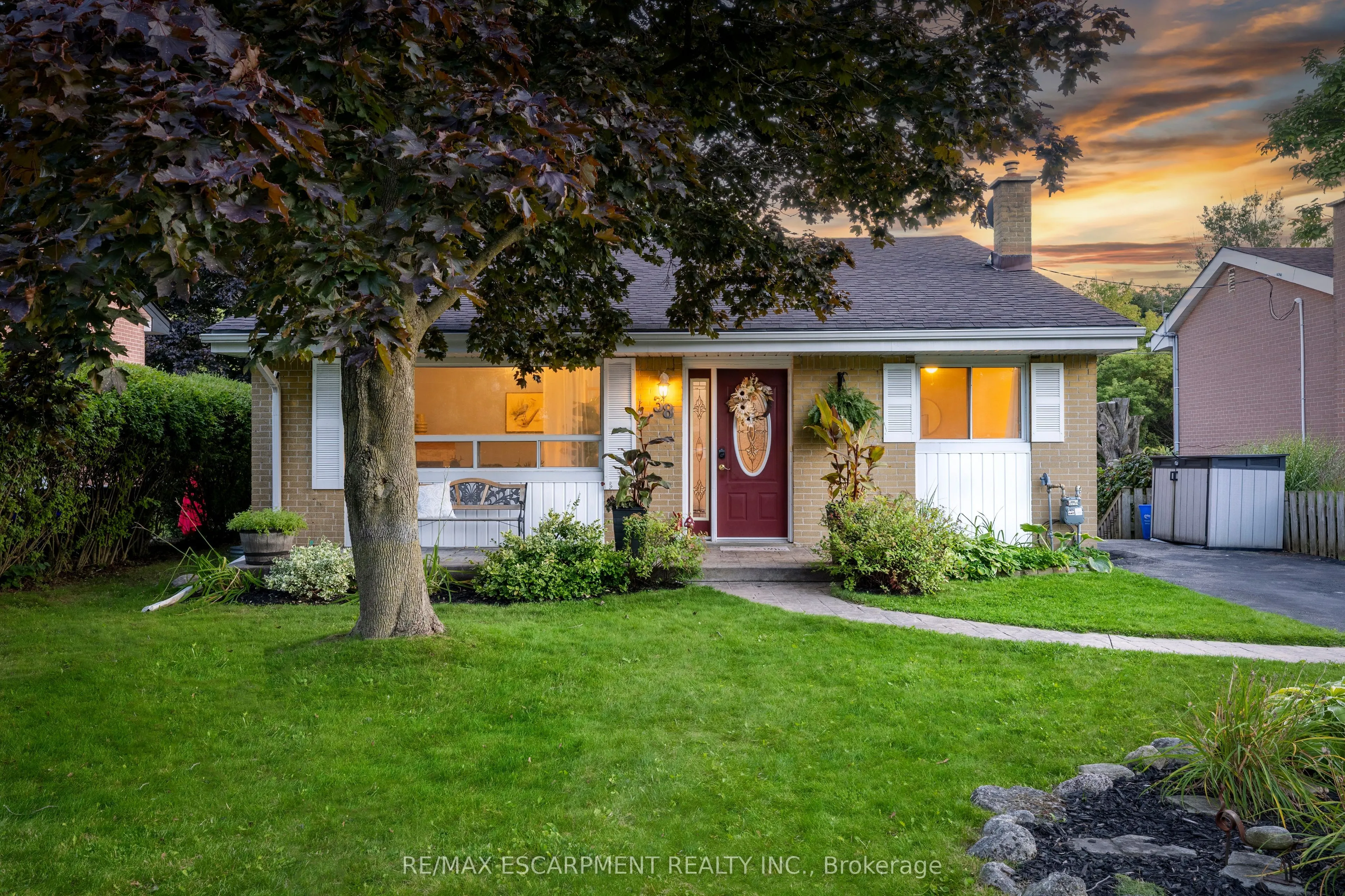 38 Mowbray Place