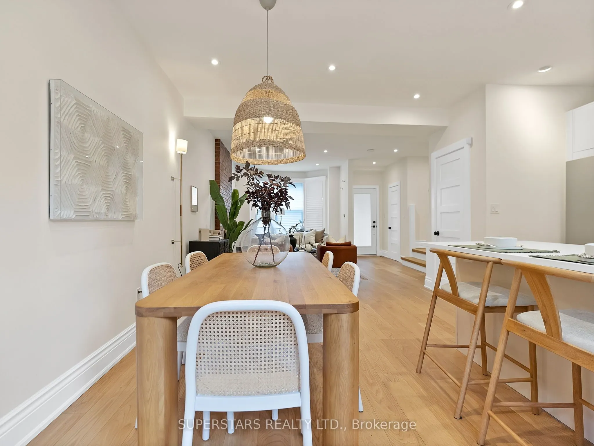 11 Carling Avenue