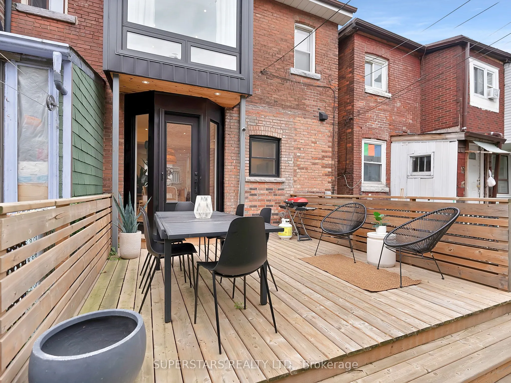 11 Carling Avenue