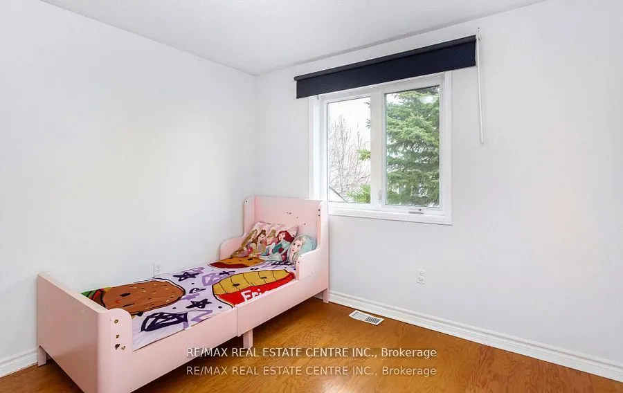 45 Bristol Road E