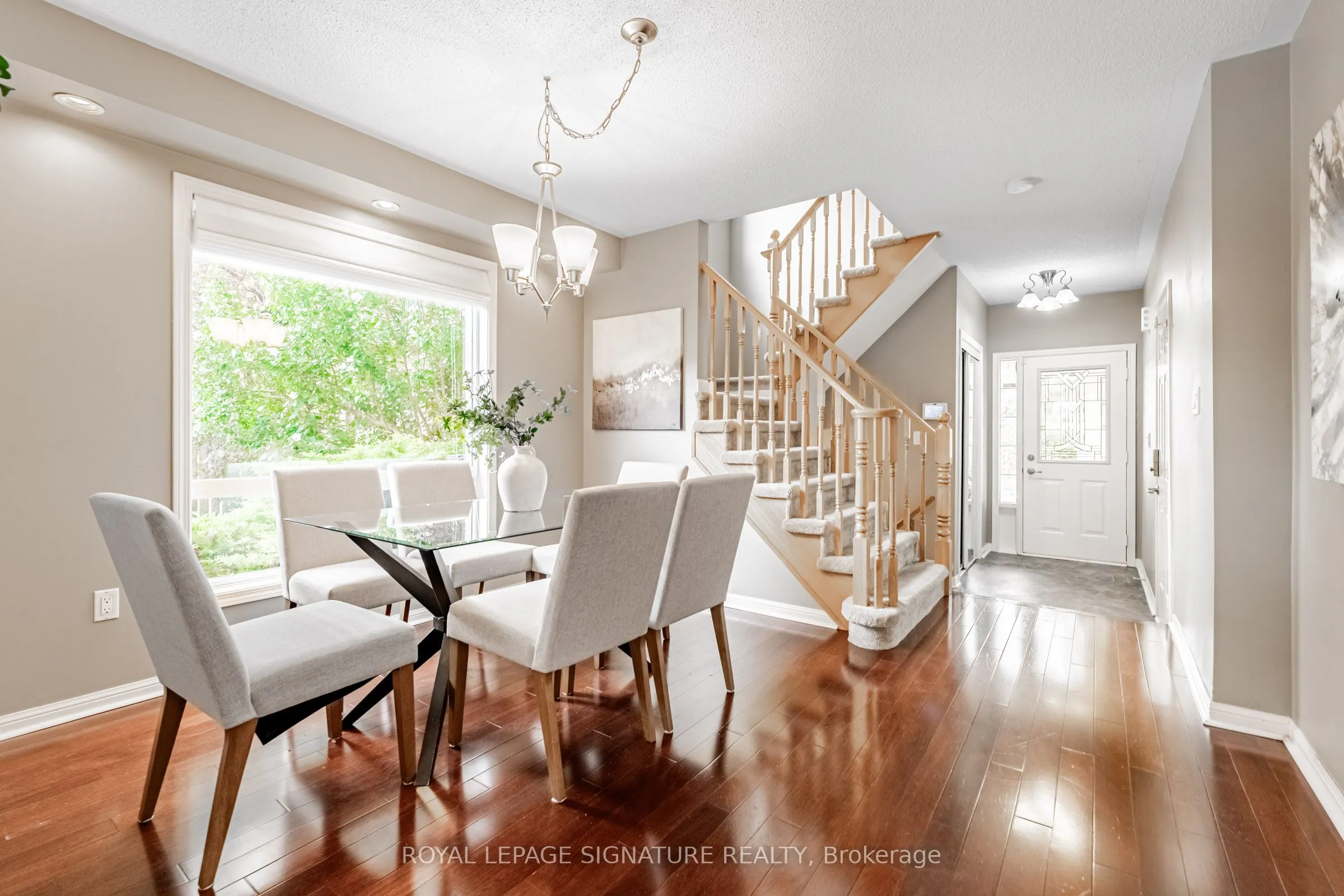 402 Baverstockstock Crescent