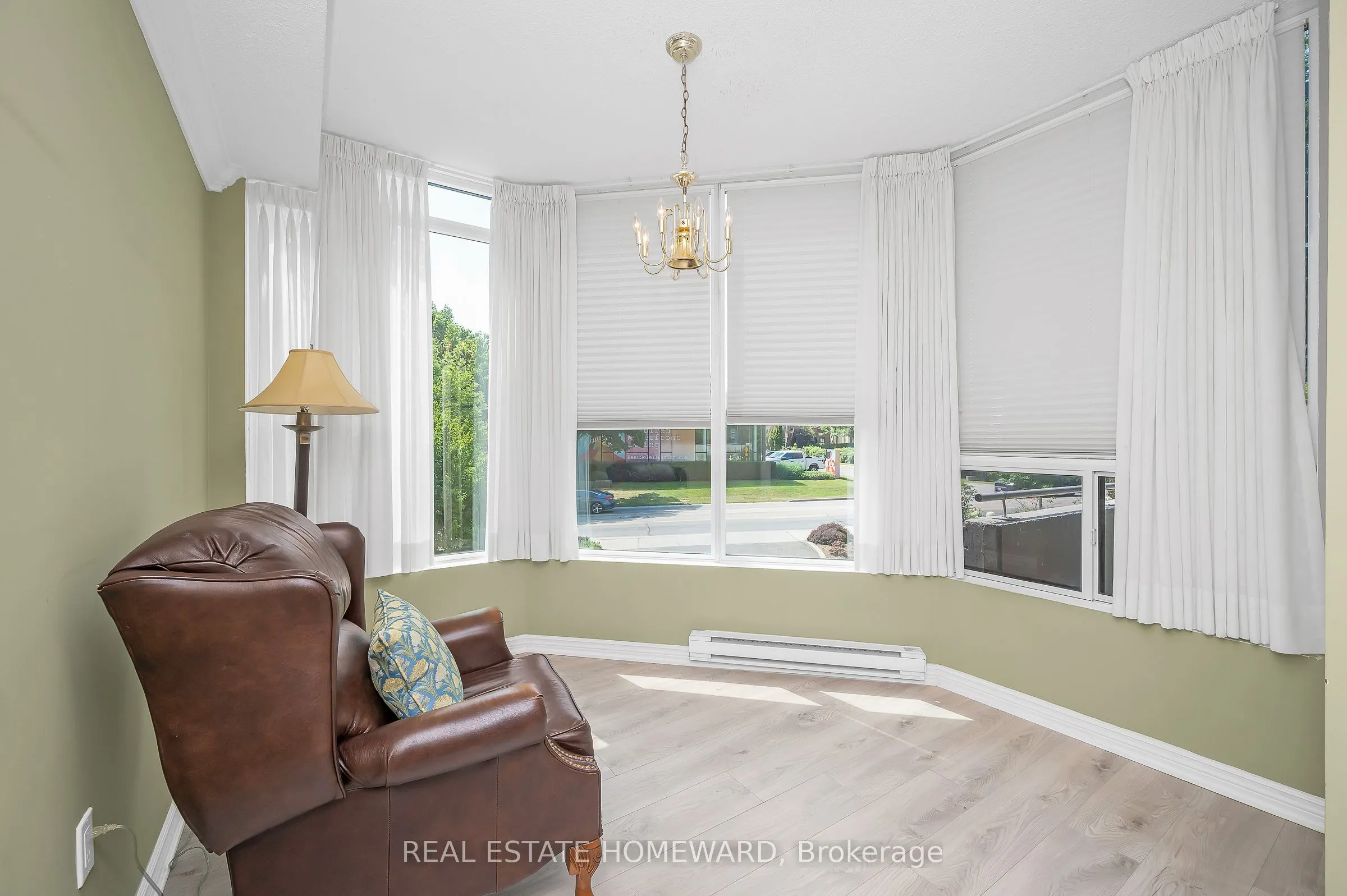 2121 Lakeshore Road, #203