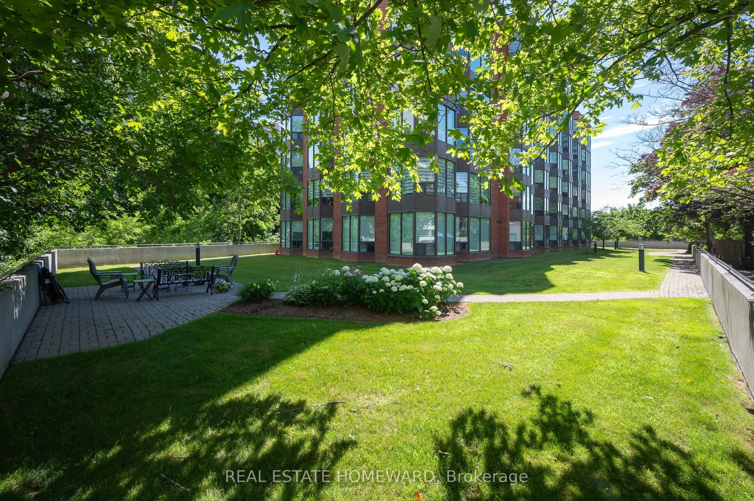 2121 Lakeshore Road, #203