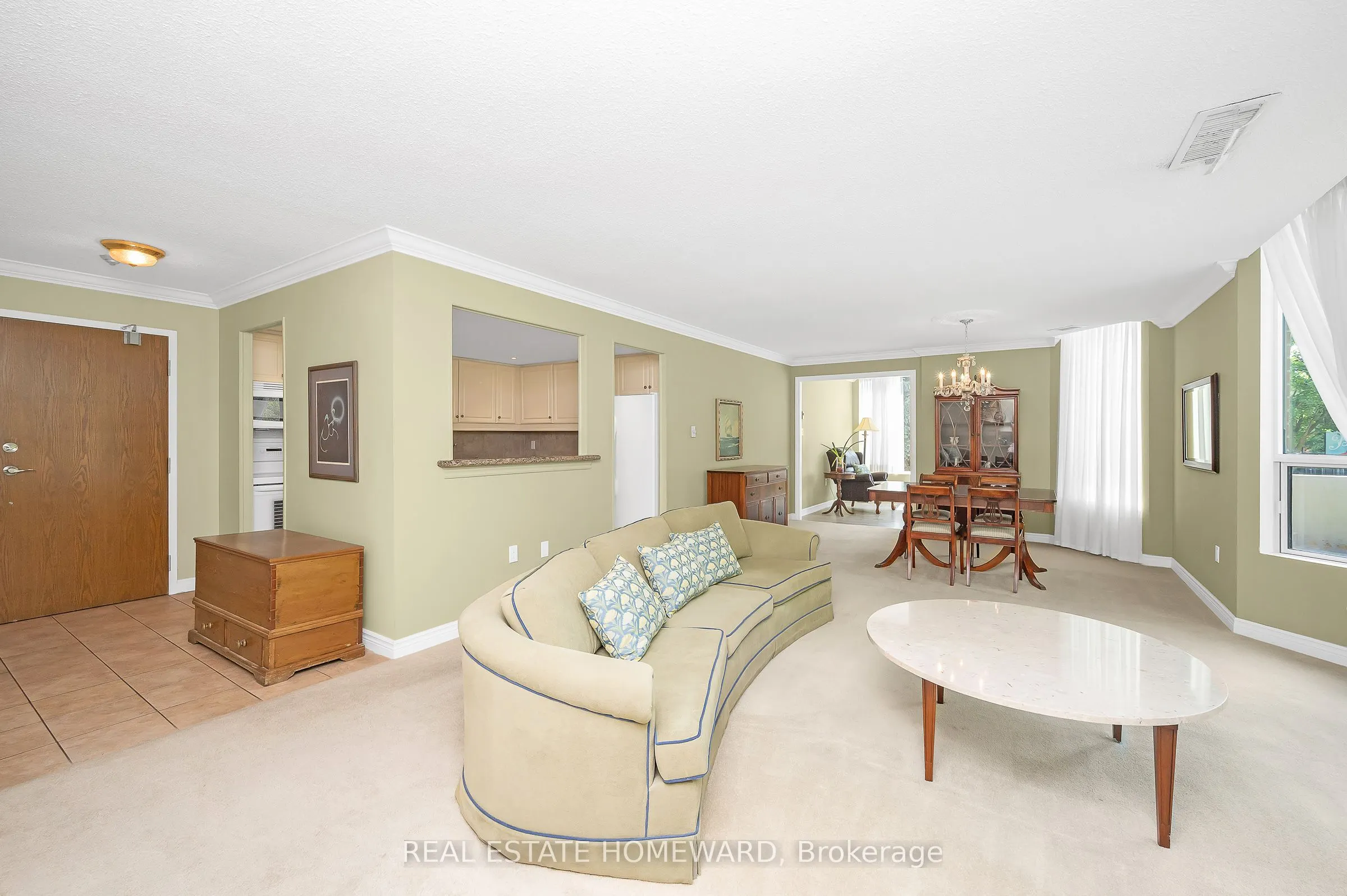 2121 Lakeshore Road, #203