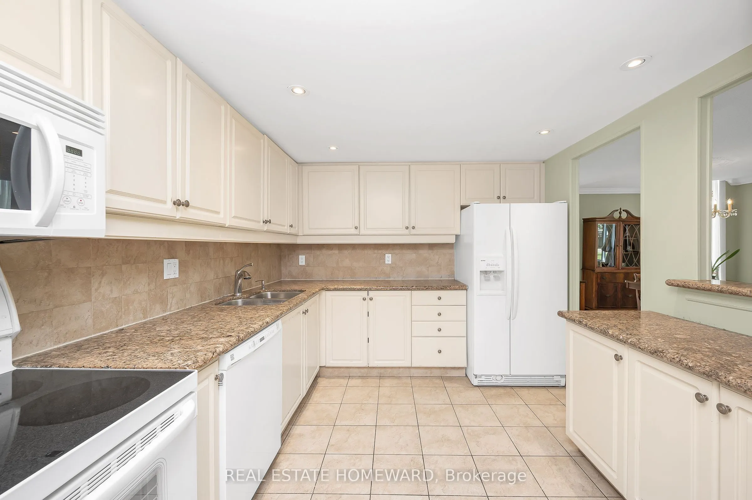 2121 Lakeshore Road, #203