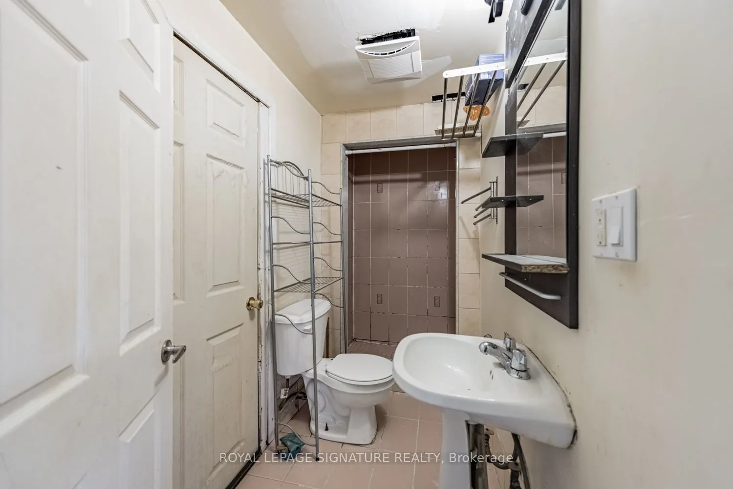 3706 Woodruff Crescent