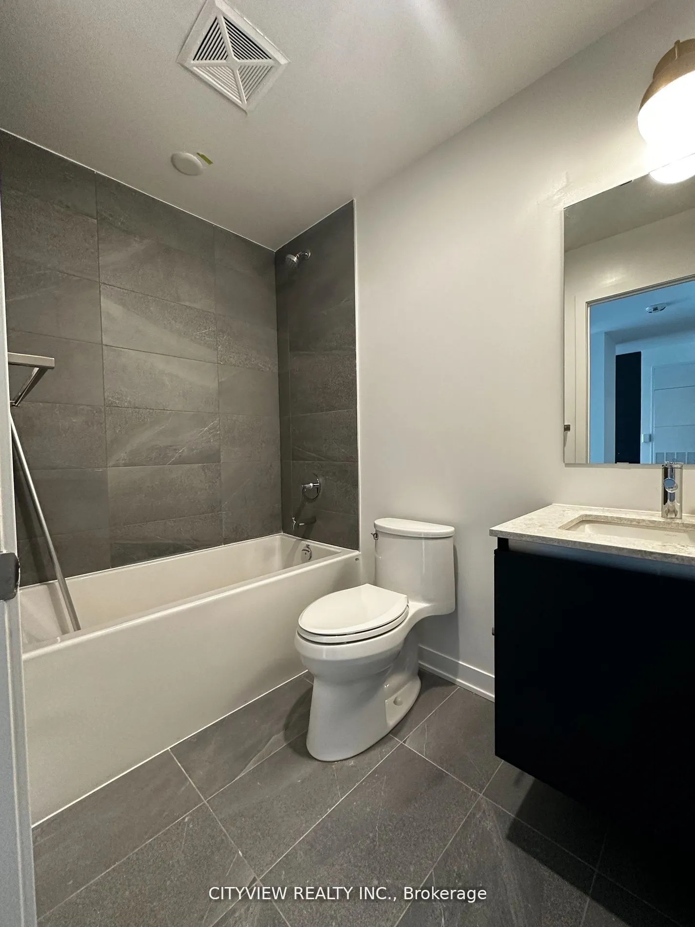 395 Dundas Street W, #106