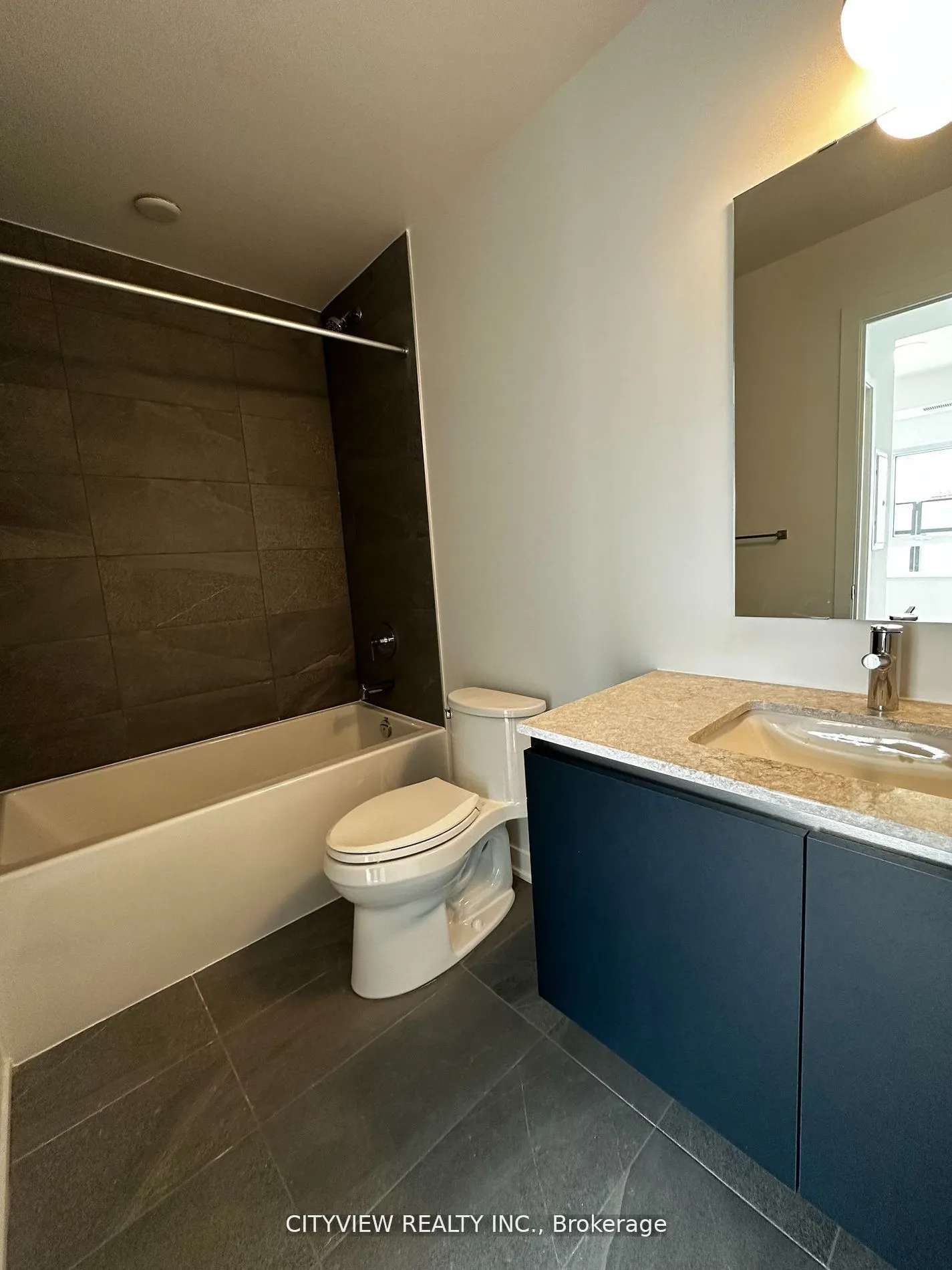 395 Dundas Street W, #106