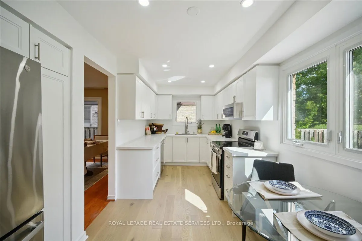 19 Millsborough Crescent