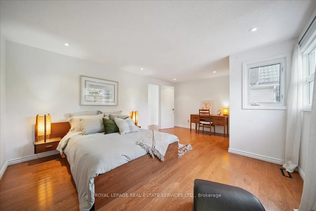 19 Millsborough Crescent