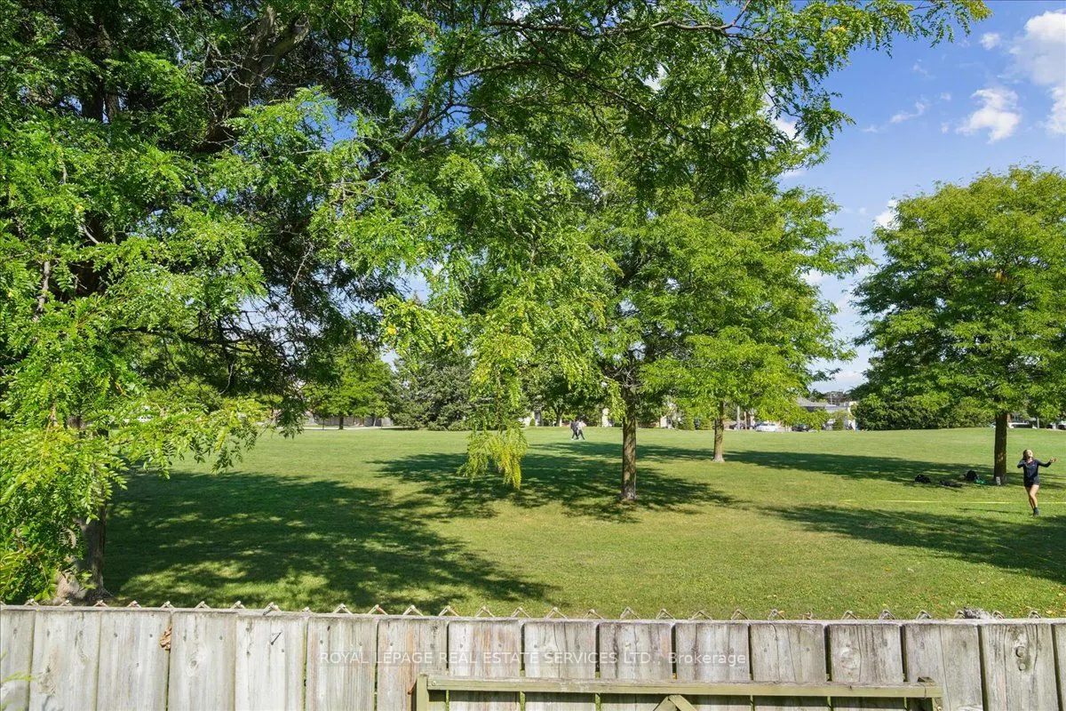 19 Millsborough Crescent