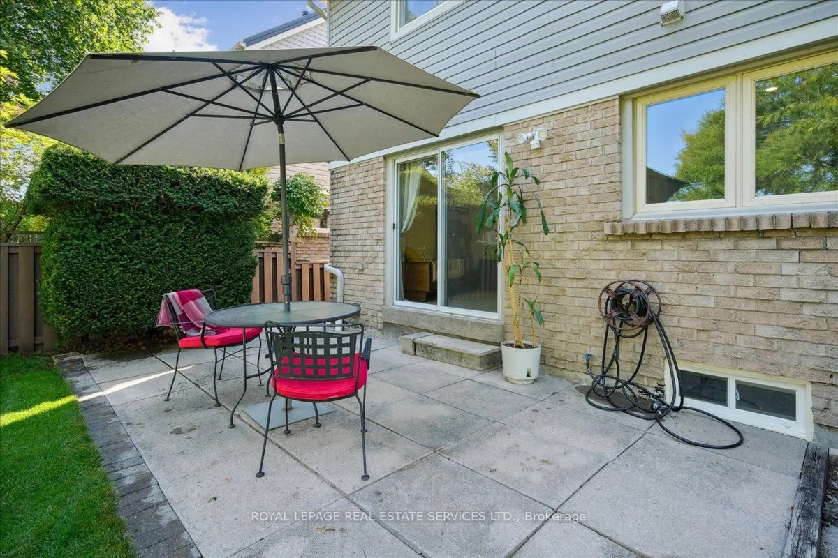 19 Millsborough Crescent