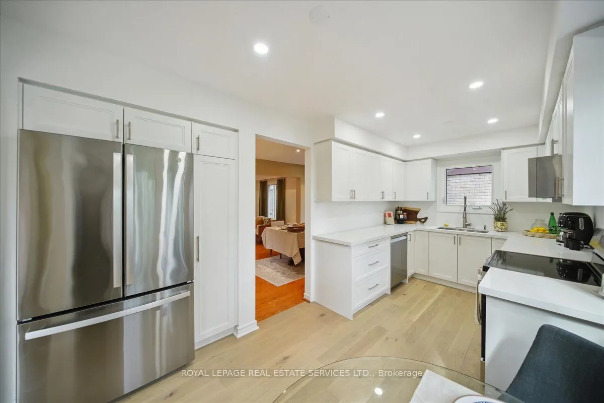 19 Millsborough Crescent